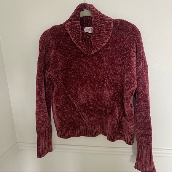 PINK Rose Velvet Knit Burgandy Sweater Turtleneck Sz Medium - Picture 2 of 6
